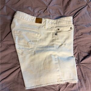 American Eagle Outfitters White Distressed Denim Jean Shorts size 4